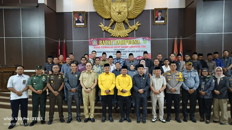 Bupati terpilih, Poto bersama DPRD Kabupaten Tebo dan unsur Forkopimda,