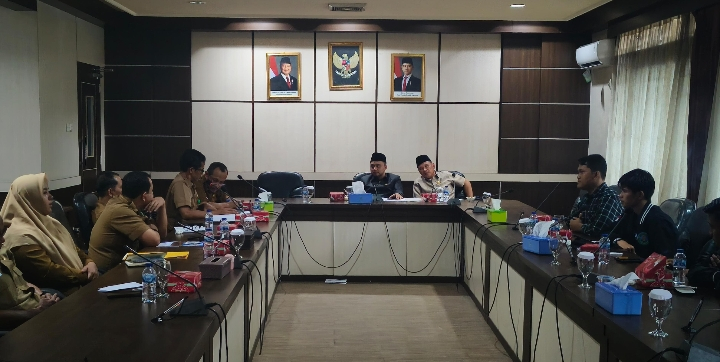 Ketua DPRD Tebo, Memimpin RDP berasma Gemakato terkait Defisit Aggaran.