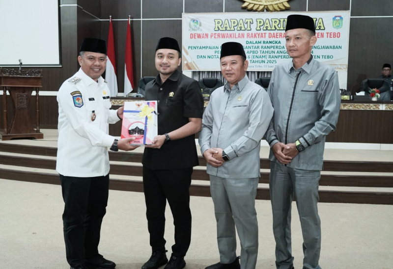 Penyerahan Berita Acara Nota Pengantar LKPJ 2024 